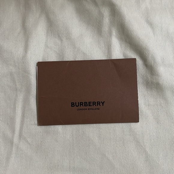 New Burberry Toiletry Bag (Unisex) - Picture 11 of 11